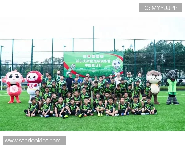 国外足球明星齐聚广西开展高水平训练营提升本土足球水平