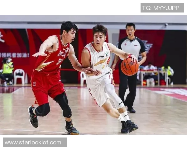 成都篮球队以59分领跑精英赛积分榜展现强劲实力和竞争优势